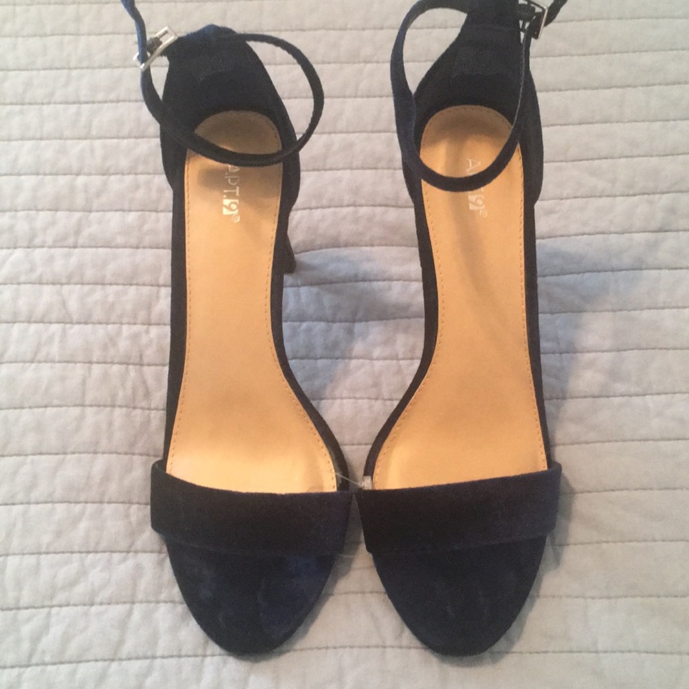 Apt 9 Blue Heels